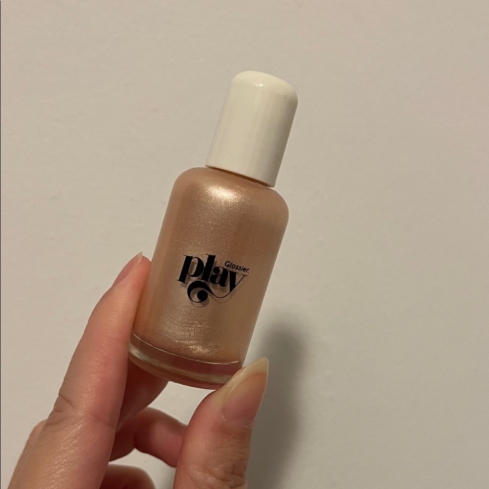 Glossier Play Niteshine Liquid Highlighter in Pale Pearl
